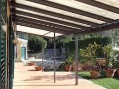 Aluminiowa pergola TERRADO z osłoną rolowaną