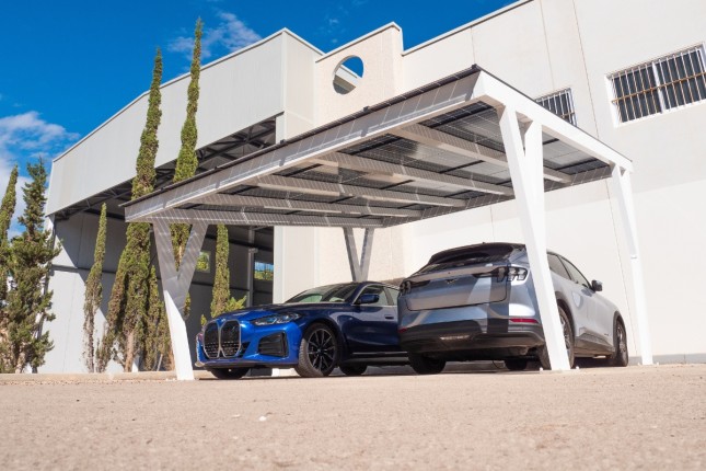 Pergola aluminiowa SOLAR ENERGO z fotowoltaiką i podłączeniem do sieci, produkcja własna