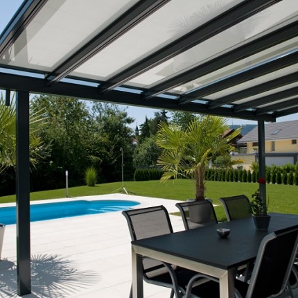 Aluminiowa pergola TERRADO z osłoną rolowaną